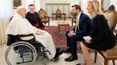 Au Vatican, un pape affaibli mais qui veut garder le contrôle de son pontificat