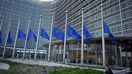 Face aux menaces de Donald Trump, l'UE assure avoir le "droit souverain" de réglementer la tech