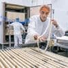 Twentse mie-dynastie walst al bijna zestig jaar kilometers noedels uit de machine