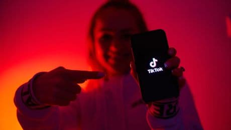 Tiktok'ta saat 22.00'den sonra kullanıcıların akışı kesintiye uğrayacak! İlginç özellik kullanıma sunuldu
