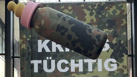 Antimilitarismus | Von der Wiege bis zur Bahre