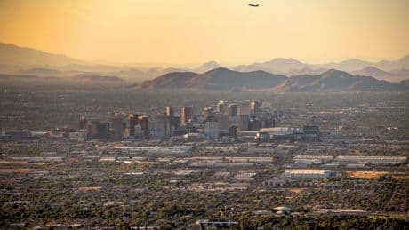 Des pics à plus de 50°C et des centaines de morts par an : plongée dans l’enfer quotidien des habitants de Phoenix