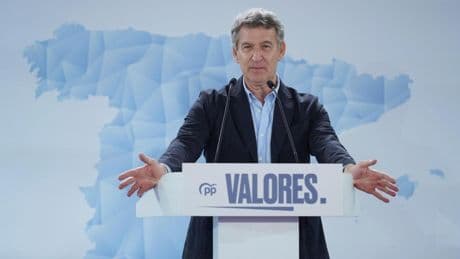 Feijóo llama a movilizarse "sin siglas" y endurece su ofensiva: "En las cloacas del PSOE no hay fontaneros, hay mafia"