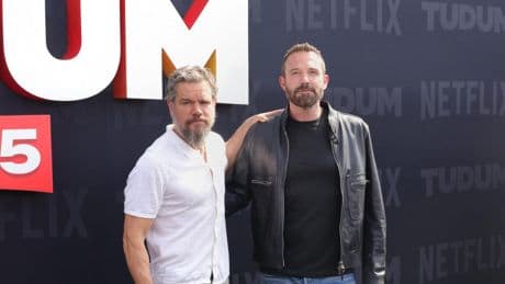 Ben Affleck bromea sobre la barba de Matt Damon durante presentación de 'The Rip'