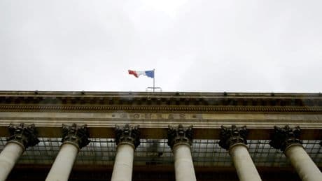 La Bourse de Paris clôture dans le vert, portée par la perspective de baisse des taux aux Etats-Unis