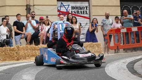 Solo 12 participantes en la tradicional bajada de las goitiberas de Aste Nagusia: «Un desastre»