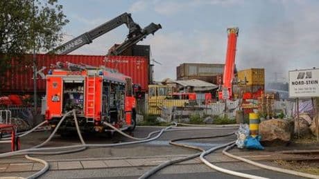 Großbrand in Hamburg: Weitere Explosionen im Hamburger Hafen