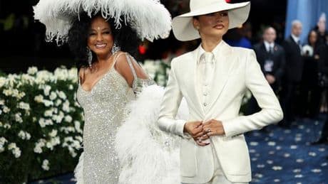 Zendaya y Diana Ross, el saludo cómplice de las dos reinas de blanco de la Met Gala