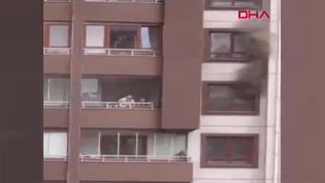 Son dakika... Ankara'da bir binada yangın: Mahsur kalanlar var