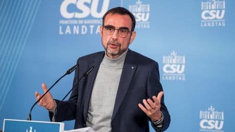 Krankenkassenbeiträge: CSU-Politiker Holetschek gegen Kontaktgebühr