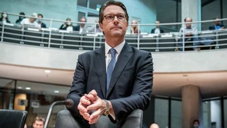 Maut und Verkehrspolitik: Hohl und lahm