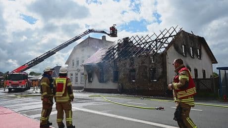 Fremdeinwirkung ausgeschlossen - Feuer zerstört Flüchtlingsunterkunft
