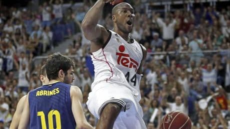 Localizan a Slaughter en su casa, la jueza le cita por el caso de los pasaportes y el Barça reclama dos títulos del Madrid