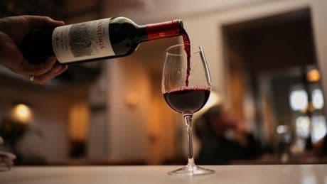 «C’est une immense déception» : la confirmation des droits de douane à 15 %, un coup rude pour le vin, le champagne et le cognac