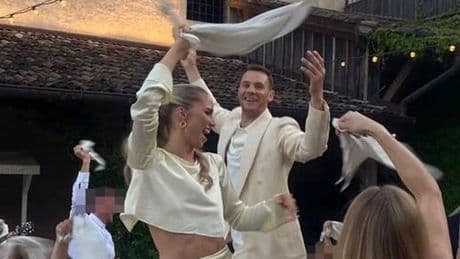 Auch der Team-Doc war eingeladen - Diese Bayern-Stars waren bei der Neuer-Hochzeit!
