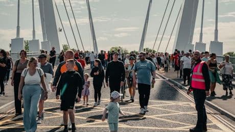 Renfrewshire Council celebrates new Renfrew Bridge marking one millionth crossing