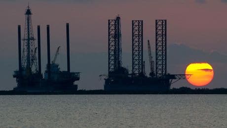 Las plataformas marinas de petróleo y gas no dejan de crecer: así afecta a la vida del océano