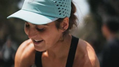 La atleta Sara Alonso sufre un percance en un entrenamiento en la montaña y dice adiós a la temporada: "Llámame, por favor, me ha atacado una vaca"