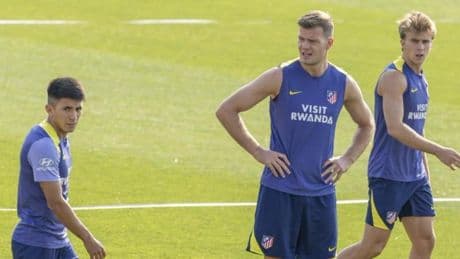 Sorloth se cuela en el once en la primera prueba para el Elche