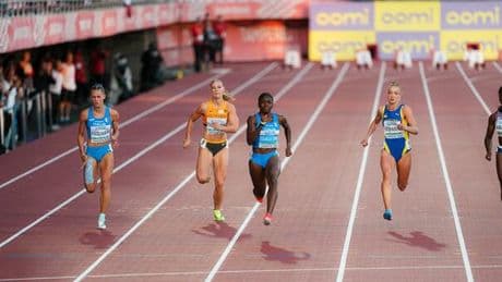 Kelly Doualla: «Mi diverto a battere i maschi. Come ho festeggiato dopo la vittoria dei 100 metri? Con hamburger e patatine»