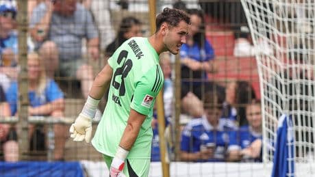 3:0 in Ahlen - Heekeren-Verletzung überschattet Schalke-Sieg