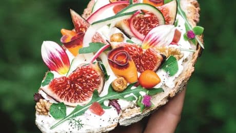 Cuisine : tartine de fin d’été et crêpes 1 000 trous pour des recettes à base de plantes