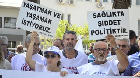 Iğdır’da sağlıkta şiddet: Doktorun parmağını kırıp, kolunu çıkardılar