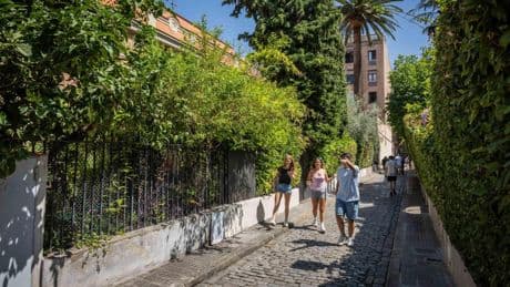 Diez pasajes únicos en Barcelona: de oasis de la burguesía a refugios climáticos