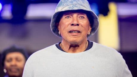 Smokey Robinson accused of sexual assault by 4 former employees