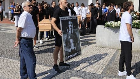 &quot;El coche no iba tan rápido&quot;: habla un camionero portugués que vio el accidente mortal de Diogo Jota