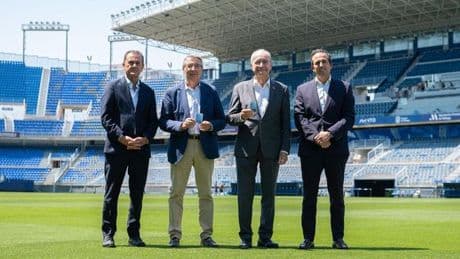 Las instituciones renuevan sus abonos del Málaga CF
