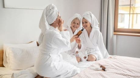 Del spa de Abadía Retuerta al nuevo protocolo LGP: los tratamientos en cabina que regalar por el Día de la Madre