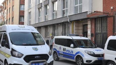 İki çocuk babası evinde ölü bulundu