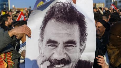Une délégation kurde s'entretient avec Öcalan en prison, avant une rencontre avec Erdogan