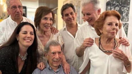 Álvaro, hijo de Mario Vargas Llosa,  desvela las causas de la muerte de su padre y cómo pasó los últimos días de vida