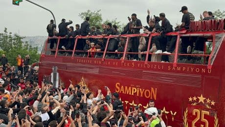 Galatasaray şampiyonluğu kutluyor