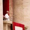 EN IMAGES. Foule pour la première prière dominicale de Léon XIV depuis la basilique Saint-Pierre