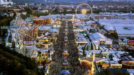 Ohne Karte kein Oktoberfest - Bierzelt auf der Wiesn nimmt kein Bargeld mehr