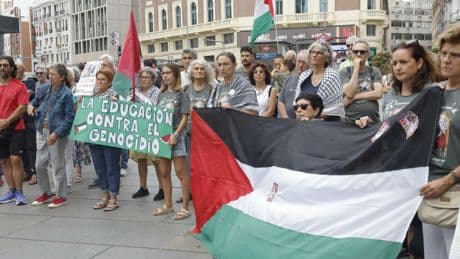 Una concentración en Madrid denuncia la "masacre" de más de 18.500 niños en Gaza