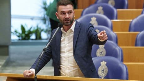 Denk-lijsttrekker Van Baarle weg na intern conflict, fractie wil dat hij blijft