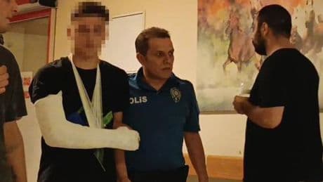 Kız arkadaşına laf atan kişi tarafından bıçaklandı