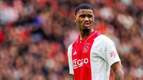 ’Jorrel Hato gaat nu in gesprek met Chelsea’
