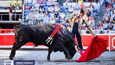 La entrega innegociable de Fortes y el bajío sin cimientos de Fernando Adrián en Bilbao