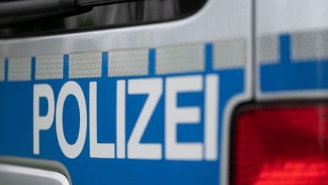 Polizei: Nach Unfall - Per Haftbefehl Gesuchter geht Polizei ins Netz