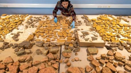 Knapp 2000 Jahre alte römische Wandgemälde in London gefunden und rekonstruiert