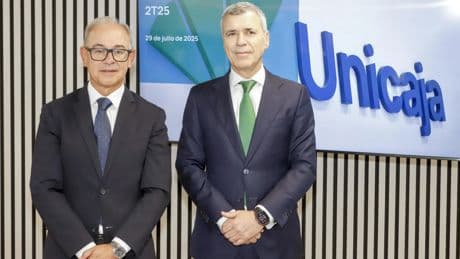 Unicaja descarta más fusiones para crecer y eleva previsiones para este 2025