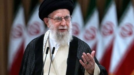 Ayatollah Chamenei lehnt Forderung nach Kapitulation ab – und droht den USA