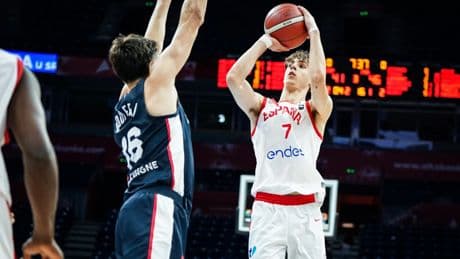 Del Pino sentencia a Francia con este triple agónico y España se proclama campeona del Eurobasket sub-18