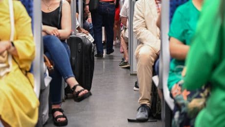 Deutsche verbringen im Schnitt 10 Stunden am Tag mit Sitzen