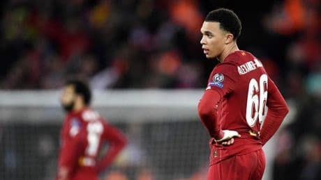 Alexander-Arnold, un lateral con problemas en defensa